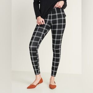Moving Sale! Old Navy Stevie Black and White Plaid Leggings